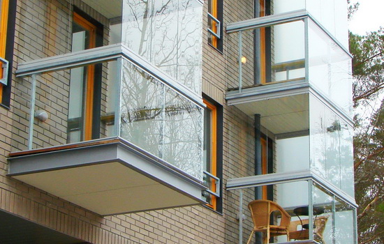 Особенности холодного и теплого остекления балконов и лоджий