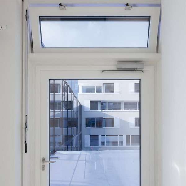 Окно в квартире с фрамугой