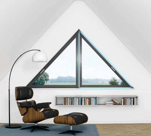 Треугольное окно в частном доме